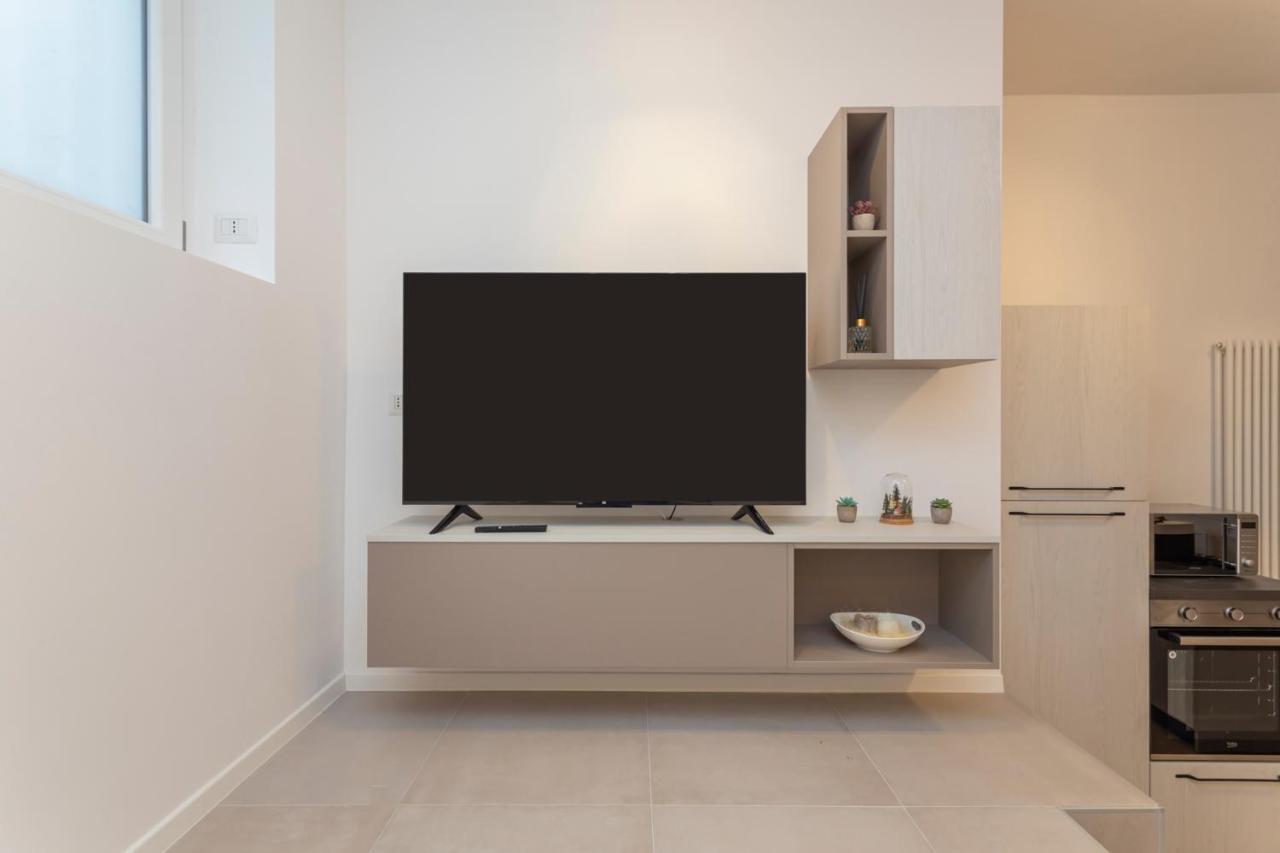 I Host Apartment - Val Strona 6 Milan Exterior photo